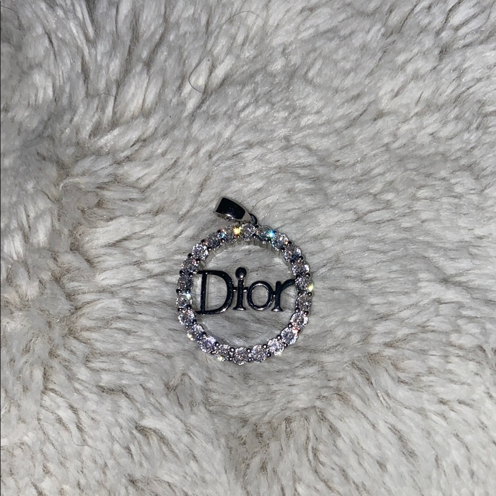 ❤️Super Cute Swarovski Pendant ❤️